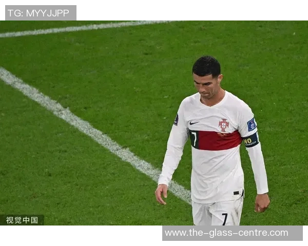 足球球星因伤泪别赛场伤痛背后的坚强与无奈心路历程图解